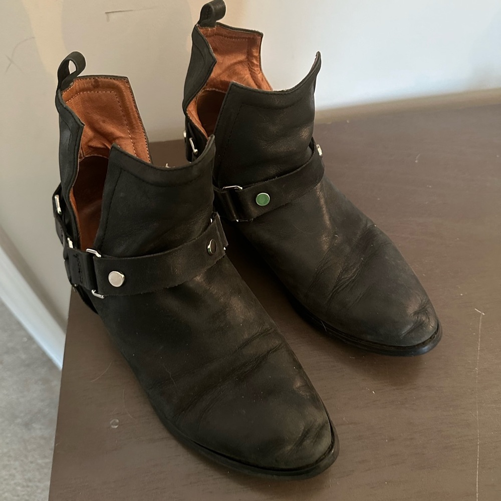 Belted Muskrat Black Leather Boots | Jeffrey Campbell
